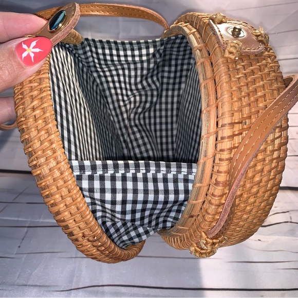 Urban Outfitters Circle Straw Crossbody Bag - Picture 10 of 13